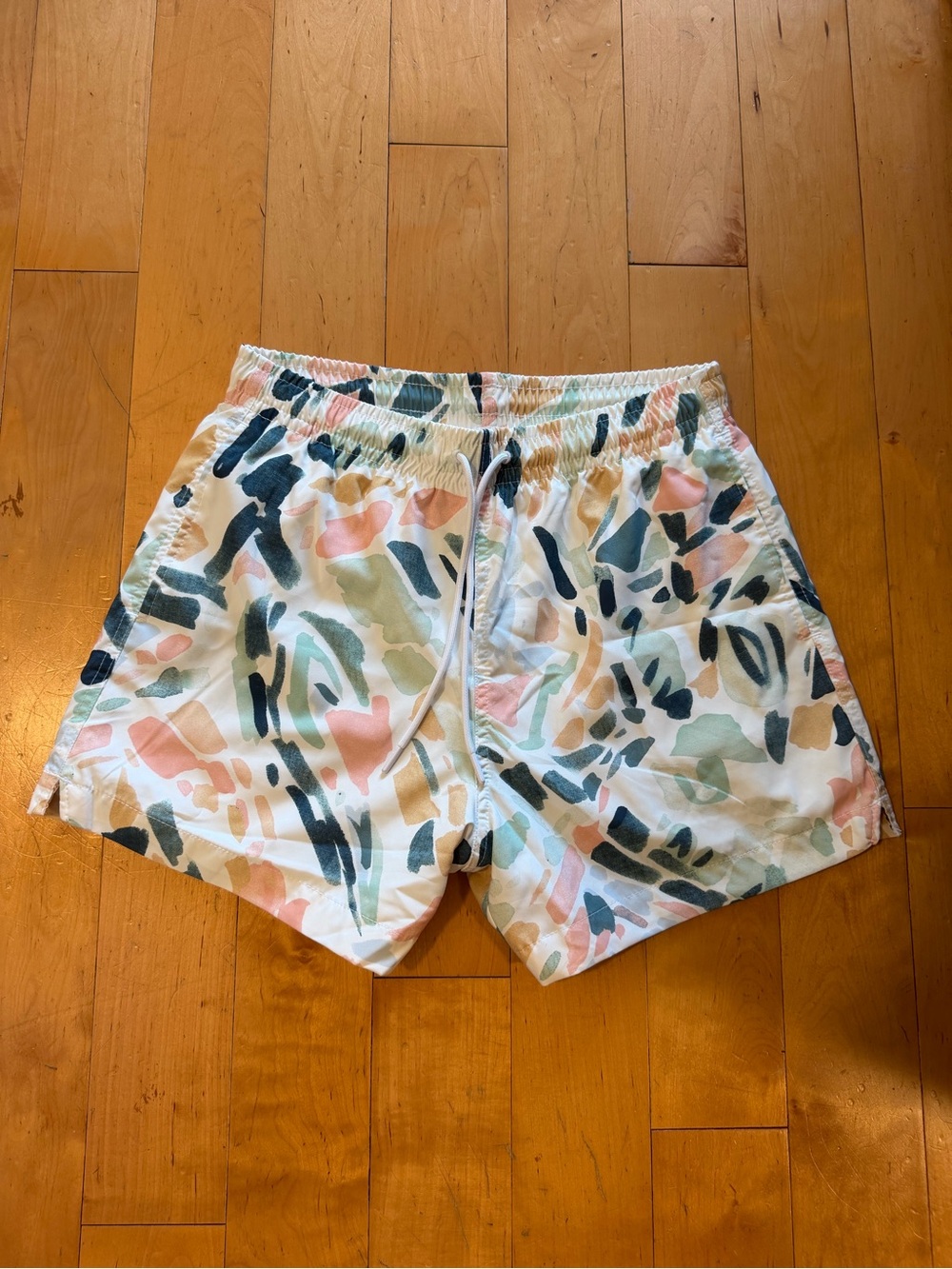 Abercrombie Men's Pastel Abstract Print Swim/Beach Shorts